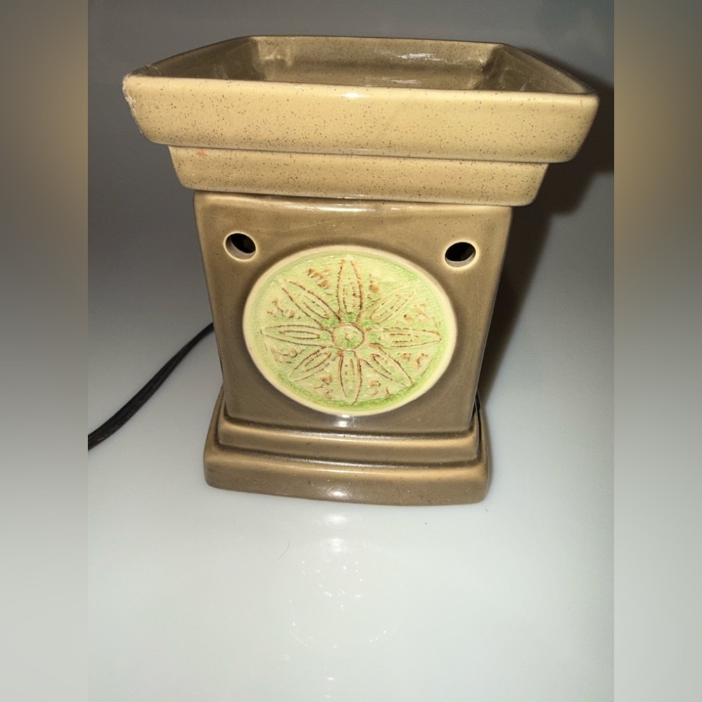 Scentsy Tan Ceramic Wax Warmer
